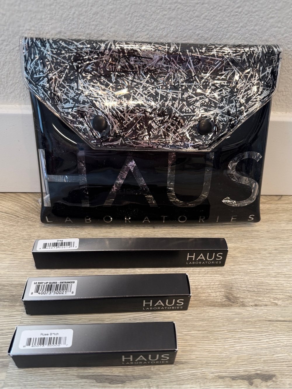 Haus Laboratories Rose B*tch 4 piece makeup set including cute bag by Lady Gaga - Picture 5 of 13